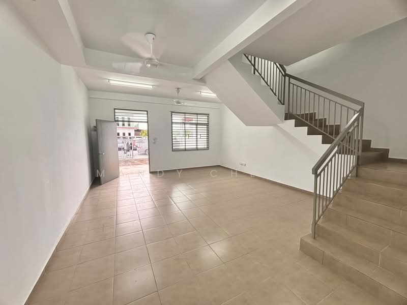 Rumah Teres untuk Disewa di Taman Kundang Jaya (Rawang) - Mandy Cheow - Living Room - PropertyGuru.com.my