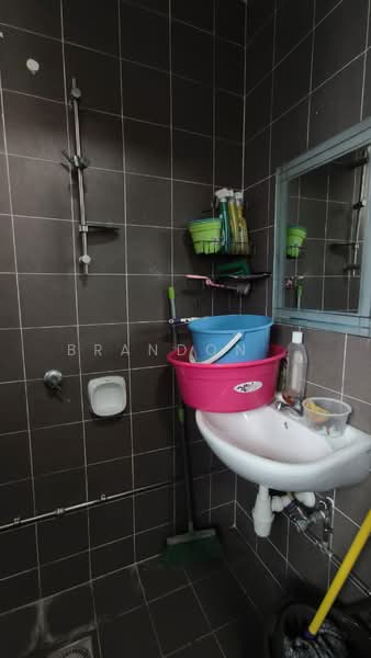 Condominium for Sale at Riana Green East - Brandon . - Bathroom - PropertyGuru.com.my