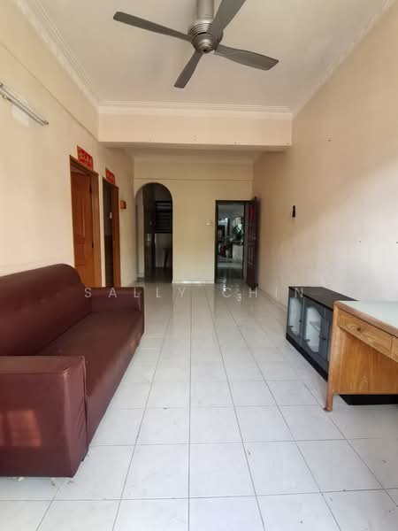 Pangsapuri untuk Dijual di Ferringhi Mutiara Apartment - Sally Chin - Living - PropertyGuru.com.my