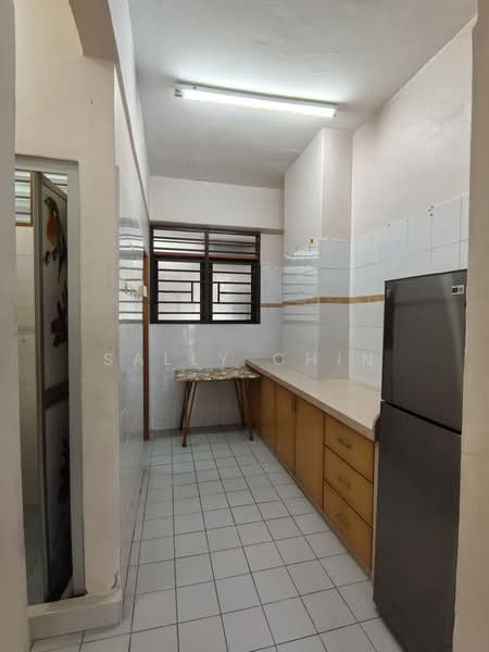 Pangsapuri untuk Dijual di Ferringhi Mutiara Apartment - Sally Chin - Kitchen - PropertyGuru.com.my