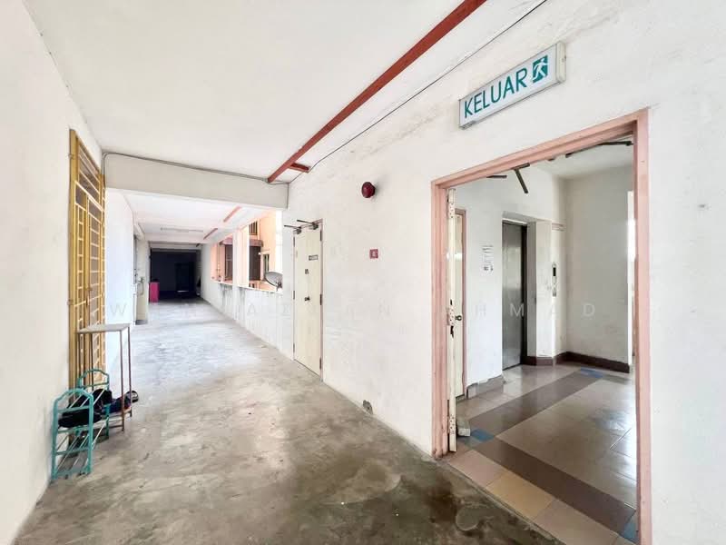 Apartment for Sale at Pangsapuri Danaumas - Wan Azlan Ahmad - PropertyGuru.com.my