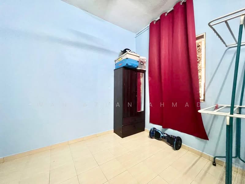 Apartment for Sale at Pangsapuri Danaumas - Wan Azlan Ahmad - PropertyGuru.com.my