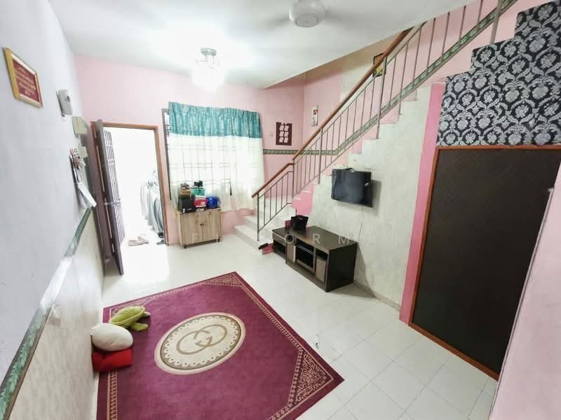 2-storey Terraced House for Sale in Bandar Kulai (Kulai) - Sufi Norman - Living Room - PropertyGuru.com.my