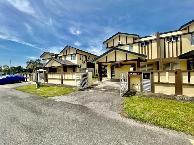 Rumah Berkembar untuk Dijual di Telok Panglima Garang (Selangor) - Yazila Sulaimi - Exterior - PropertyGuru.com.my