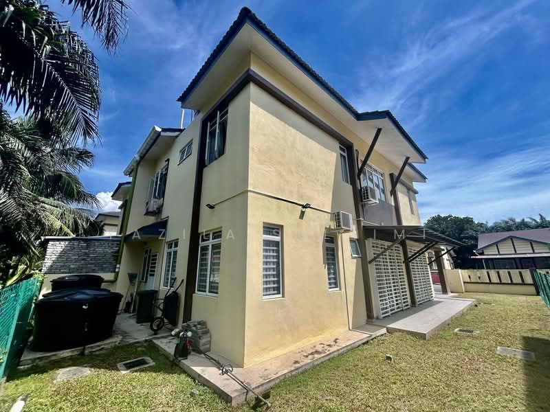 Rumah Berkembar untuk Dijual di Telok Panglima Garang (Selangor) - Yazila Sulaimi - Exterior - PropertyGuru.com.my