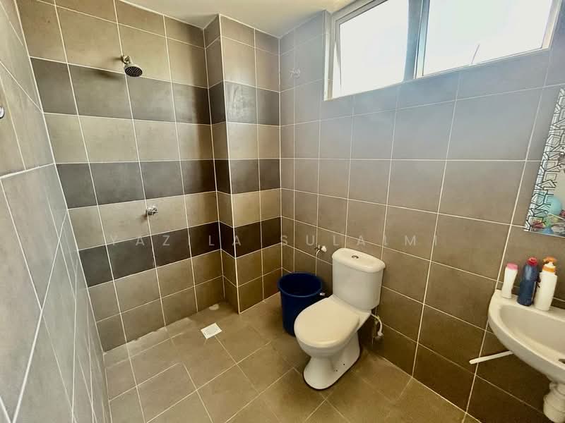 Rumah Berkembar untuk Dijual di Telok Panglima Garang (Selangor) - Yazila Sulaimi - Bathroom - PropertyGuru.com.my