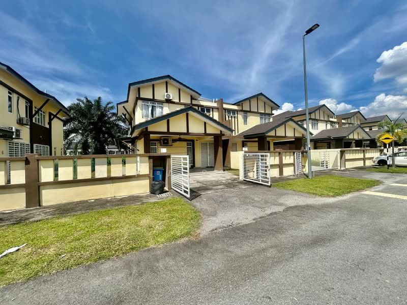 Rumah Berkembar untuk Dijual di Telok Panglima Garang (Selangor) - Yazila Sulaimi - Exterior - PropertyGuru.com.my