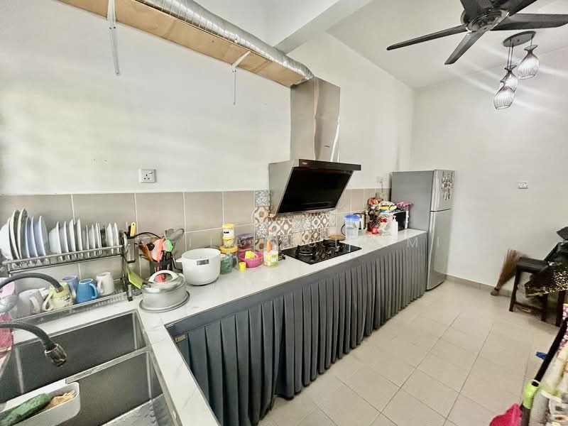 Rumah Berkembar untuk Dijual di Telok Panglima Garang (Selangor) - Yazila Sulaimi - Kitchen - PropertyGuru.com.my