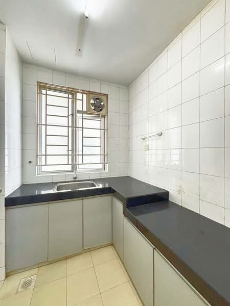 Condominium for Sale at Platinum Hill PV 8 - Yasmin Sulaiman - Kitchen - PropertyGuru.com.my