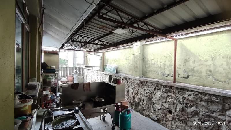 Semi-Detached House for Sale in Kota Kemuning (Shah Alam) - Chloe Tan - Kitchen - PropertyGuru.com.my