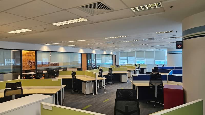 Pejabat untuk Disewa di KL City Centre (Kuala Lumpur) - Lyn . - KLCC Elegantly Furnished Office For Rent - PropertyGuru.com.my