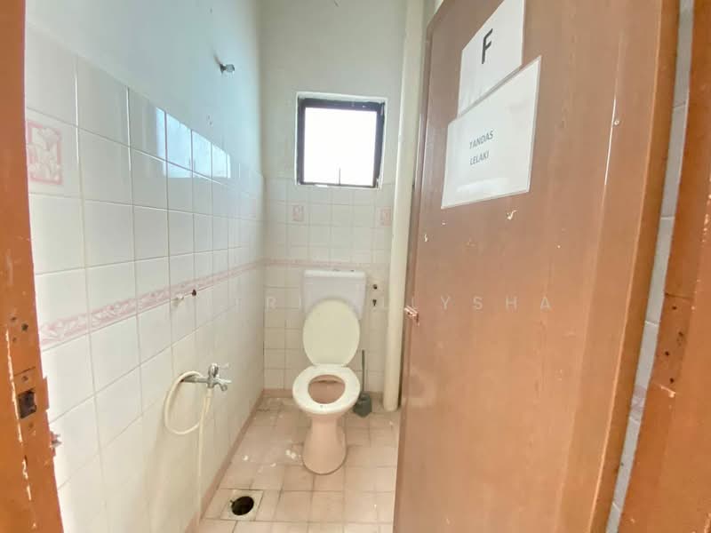 Kedai untuk Disewa di Shah Alam (Selangor) - Puteri Ellysha - Bathroom - PropertyGuru.com.my