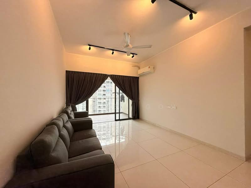 Kondominium untuk Dijual di Amberside @ Country Garden Danga Bay - Jensen Goh - Living Room - PropertyGuru.com.my