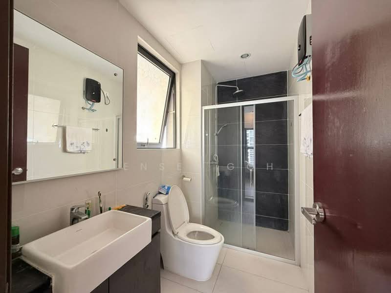 Kondominium untuk Dijual di Amberside @ Country Garden Danga Bay - Jensen Goh - Bathroom - PropertyGuru.com.my