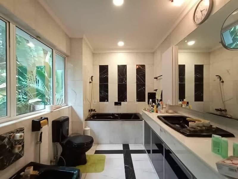 Bungalow for Sale in Taman Bukit Pantai (Bangsar) - Joshua Selvan - Bathroom - PropertyGuru.com.my