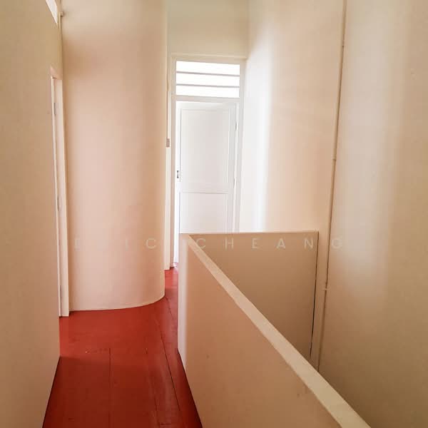Shop / Office for Sale in Air Hitam (Ayer Itam) - Eric Cheang - Corridor - PropertyGuru.com.my