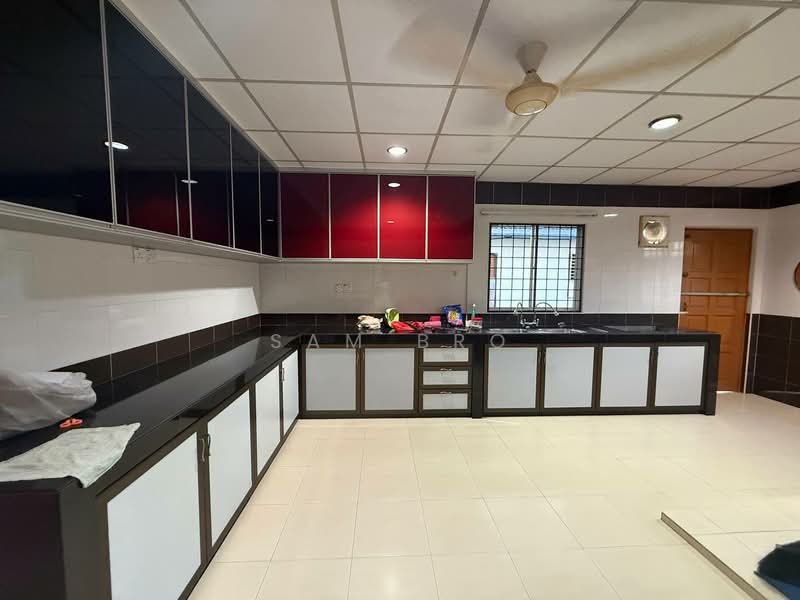 Rumah Teres 2 Tingkat untuk Dijual di Taman Sri Paya (Kluang) - Sam Bro - Kitchen - PropertyGuru.com.my