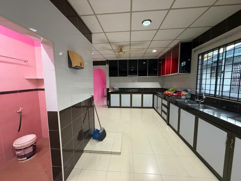 Rumah Teres 2 Tingkat untuk Dijual di Taman Sri Paya (Kluang) - Sam Bro - Kitchen - PropertyGuru.com.my