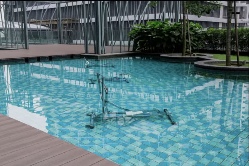 Servis Apartment untuk Disewa di KL Gateway Residences - Wayne Tan - Pool - PropertyGuru.com.my