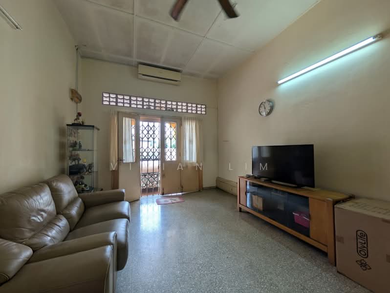 Rumah Teres 1 Tingkat untuk Dijual di Taman Gembira (Jalan Klang Lama (Old Klang Road)) - Vivian Lim - Living Room - PropertyGuru.com.my