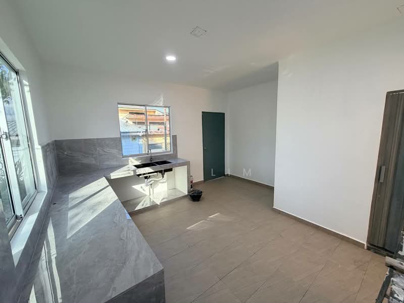 Rumah Teres 2 Tingkat untuk Dijual di Labis (Johor) - Win Lim - Kitchen - PropertyGuru.com.my