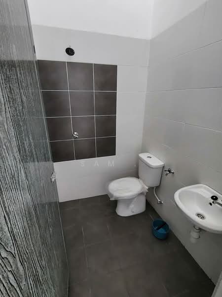1-storey Terraced House for Sale in Chemor (Perak) - Sam . - Bathroom - PropertyGuru.com.my