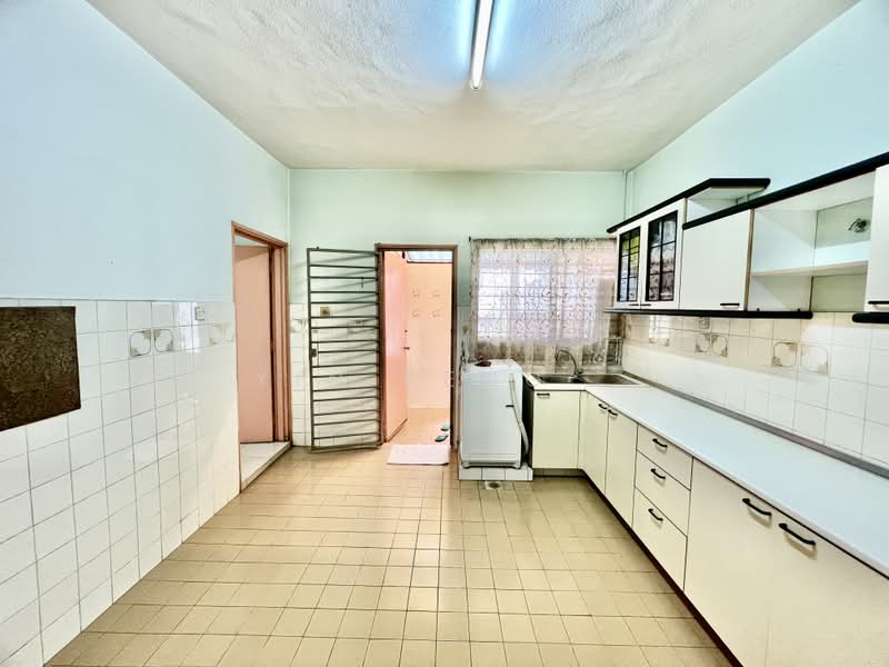 2-storey Terraced House for Sale in Taman Tun Dr Ismail (Kuala Lumpur) - Yin Peng . - Kitchen - PropertyGuru.com.my