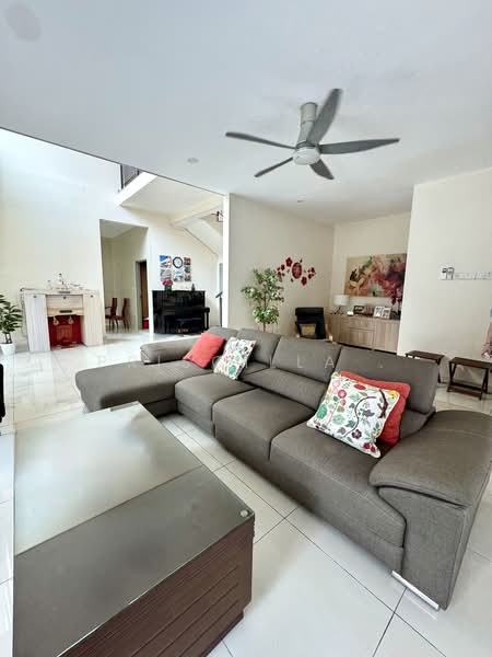 Rumah Teres 2.5 Tingkat untuk Dijual di Alam Impian (Shah Alam) - Priscilla David - Living Room - PropertyGuru.com.my