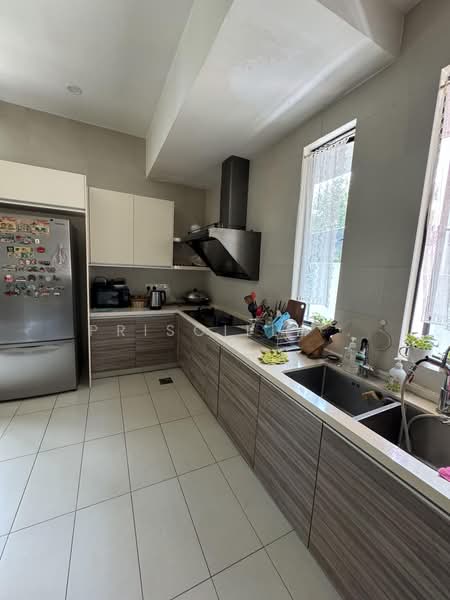 Rumah Teres 2.5 Tingkat untuk Dijual di Alam Impian (Shah Alam) - Priscilla David - Kitchen - PropertyGuru.com.my