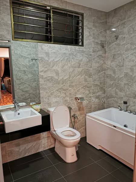 Rumah Teres 3 Tingkat untuk Dijual di Bandar Puteri Puchong (Puchong) - Junbin Low - Bathroom - PropertyGuru.com.my