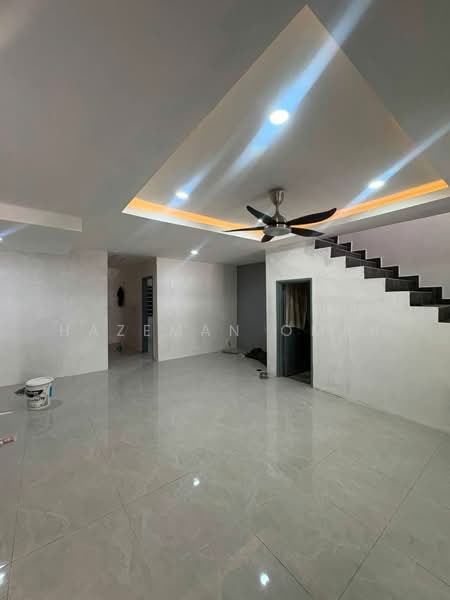 2-storey Terraced House for Sale in Puncak Alam (Selangor) - Hazeman Omar - Living Room - PropertyGuru.com.my