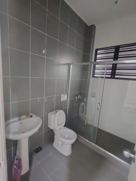 Rumah Teres 2 Tingkat untuk Dijual di Taman Rasi Jaya (Menglembu) - Jeff Tan - Bathroom - PropertyGuru.com.my