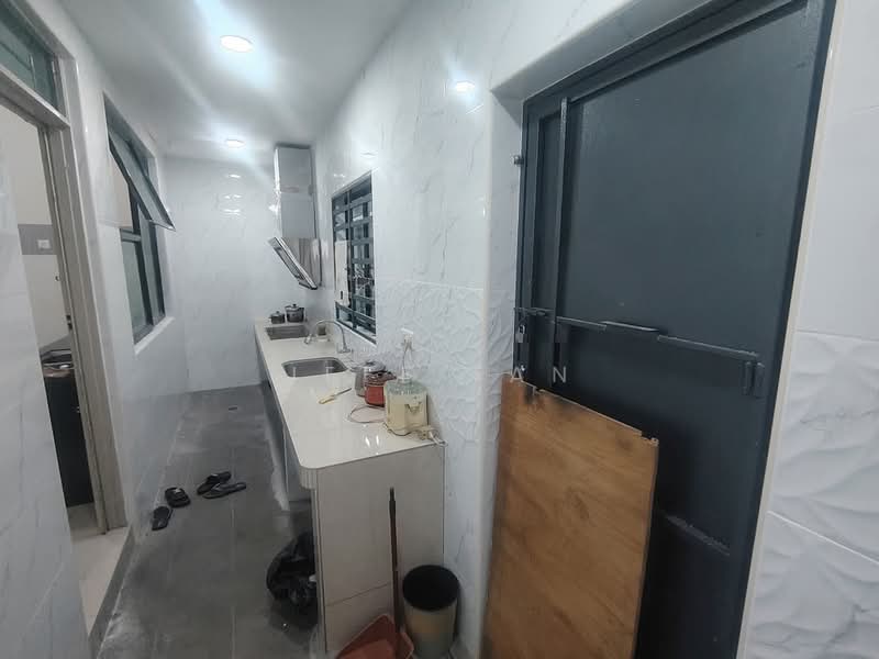 Rumah Teres 2 Tingkat untuk Dijual di Taman Rasi Jaya (Menglembu) - Jeff Tan - Kitchen - PropertyGuru.com.my