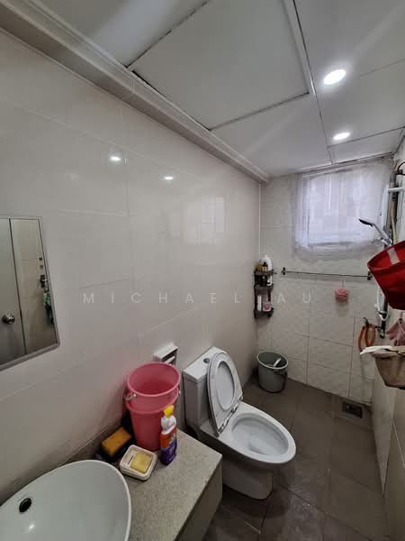 Service Residence for Sale at D'Alamanda - Michael Au - Bathroom - PropertyGuru.com.my