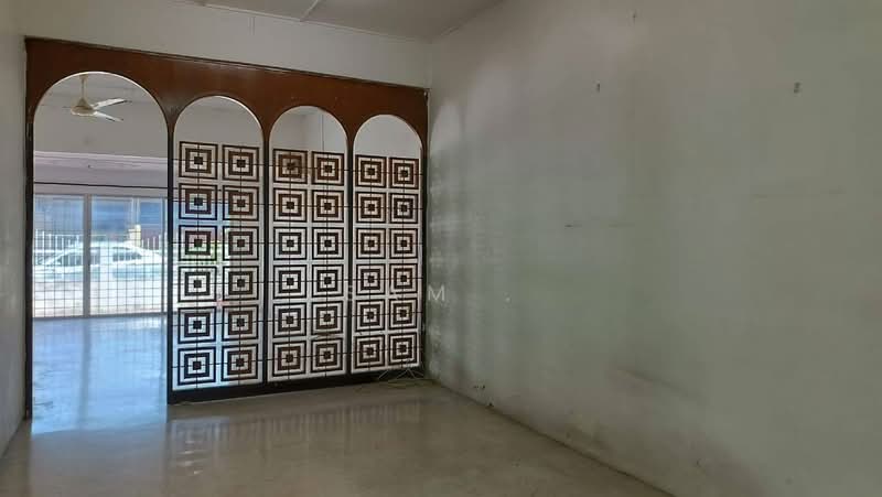 Semi-Detached House for Sale in Taman Ipoh Selatan (Ipoh) - Sam . - Living Room - PropertyGuru.com.my