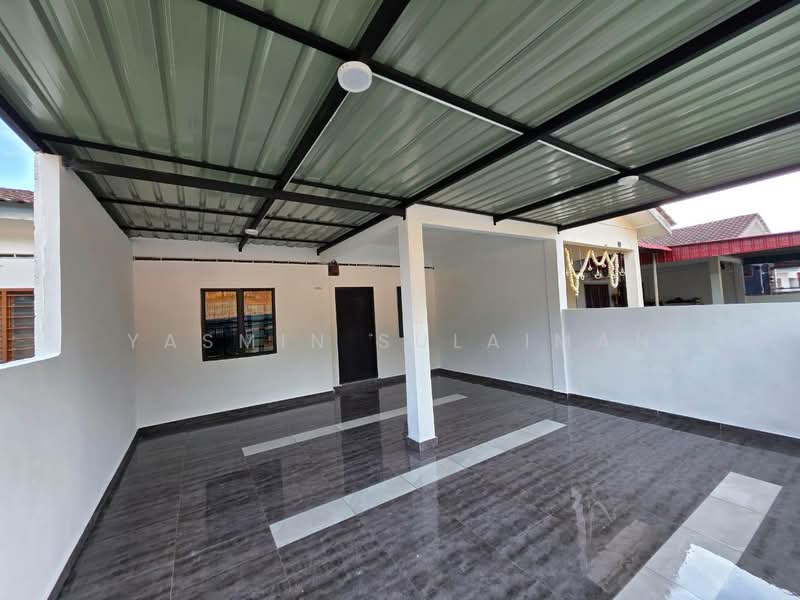 1-storey Terraced House for Sale in Taman Bemban (Bemban) - Yasmin Sulaiman - Exterior - PropertyGuru.com.my
