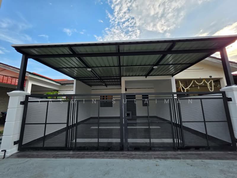 1-storey Terraced House for Sale in Taman Bemban (Bemban) - Yasmin Sulaiman - Exterior - PropertyGuru.com.my