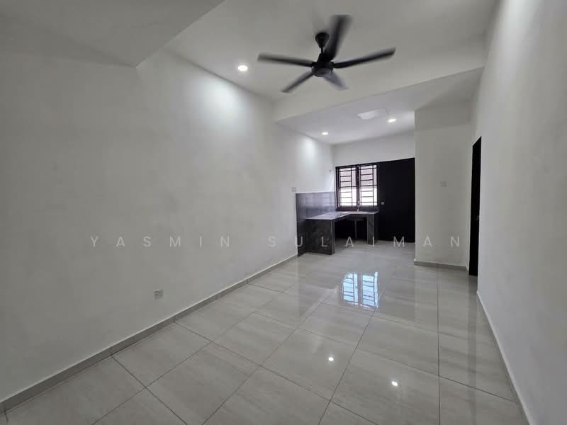 1-storey Terraced House for Sale in Taman Bemban (Bemban) - Yasmin Sulaiman - Kitchen - PropertyGuru.com.my