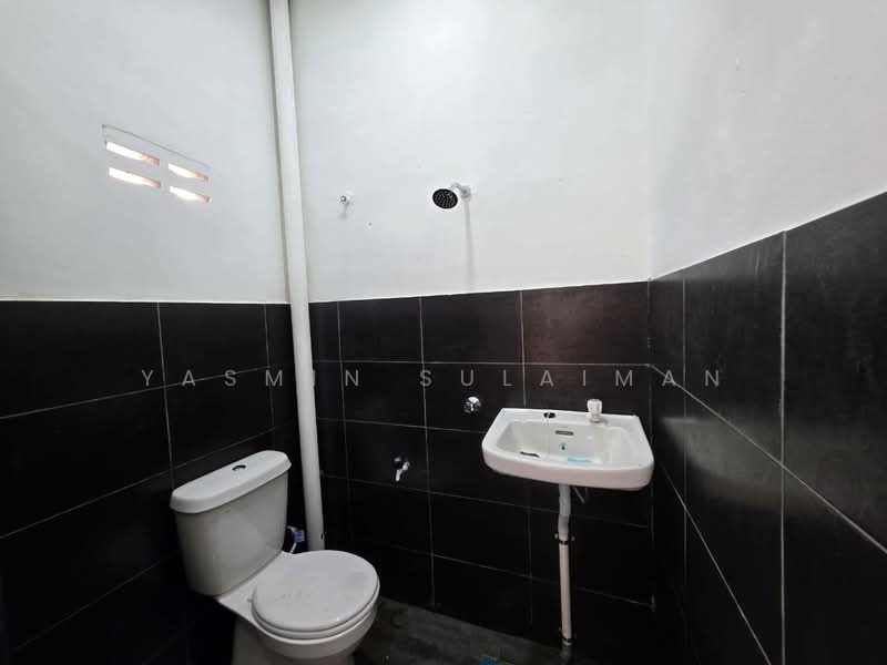 1-storey Terraced House for Sale in Taman Bemban (Bemban) - Yasmin Sulaiman - PropertyGuru.com.my