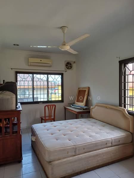 Rumah Teres untuk Disewa di Taman Bukit Subang (Shah Alam) - Jane Wong - Bedroom - PropertyGuru.com.my