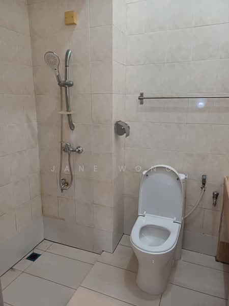 Rumah Teres untuk Disewa di Taman Bukit Subang (Shah Alam) - Jane Wong - Bathroom - PropertyGuru.com.my