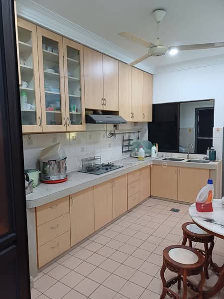 Rumah Teres untuk Disewa di Taman Bukit Subang (Shah Alam) - Jane Wong - Kitchen - PropertyGuru.com.my