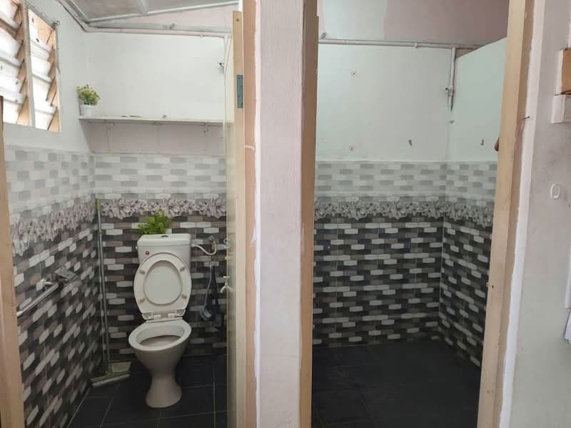 Rumah Teres 1 Tingkat untuk Dijual di Taman Rasi Jaya (Menglembu) - Sam . - Bathroom - PropertyGuru.com.my