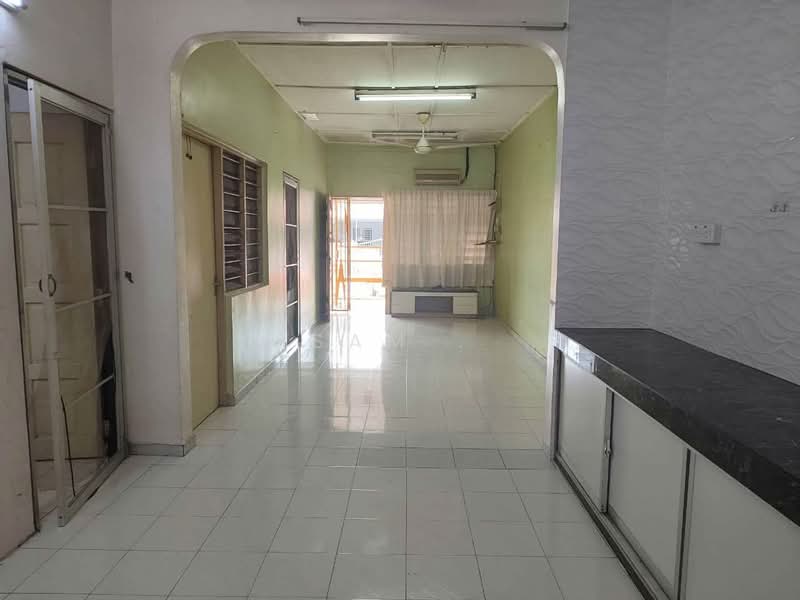 Rumah Teres 1 Tingkat untuk Dijual di Taman Rasi Jaya (Menglembu) - Sam . - Living Room - PropertyGuru.com.my