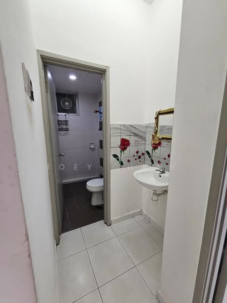 Kondominium untuk Disewa di Golden Triangle 2 - Joey Cheah - Bathroom - PropertyGuru.com.my