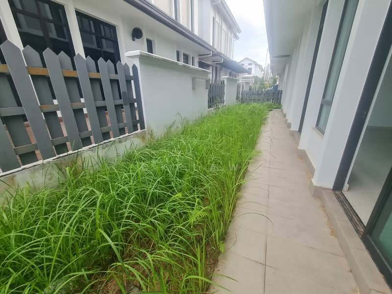 Rumah Kluster untuk Dijual di Eco Majestic (Semenyih) - CK Law - Exterior - PropertyGuru.com.my