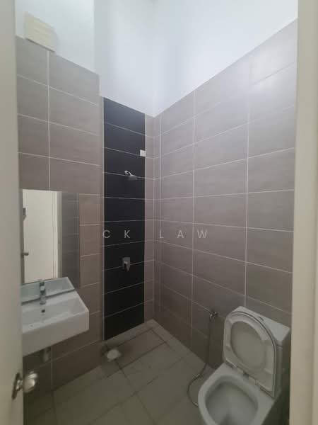 Rumah Kluster untuk Dijual di Eco Majestic (Semenyih) - CK Law - Bathroom - PropertyGuru.com.my