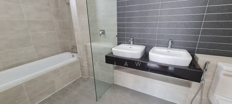 Rumah Kluster untuk Dijual di Eco Majestic (Semenyih) - CK Law - Bathroom - PropertyGuru.com.my