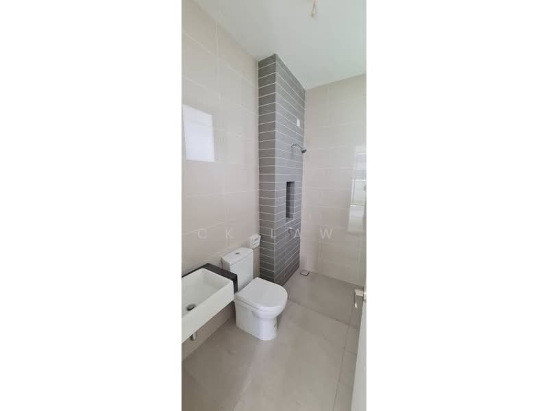 Rumah Kluster untuk Dijual di Eco Majestic (Semenyih) - CK Law - Bathroom - PropertyGuru.com.my