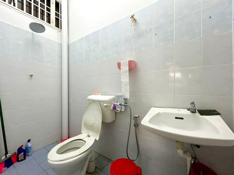 Semi-Detached House for Sale in Lunas (Kedah) - Jin Chuah - Bathroom - PropertyGuru.com.my